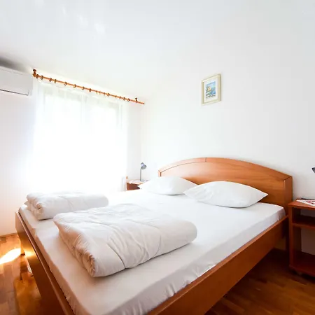 Mrva Apartamento Ugljan